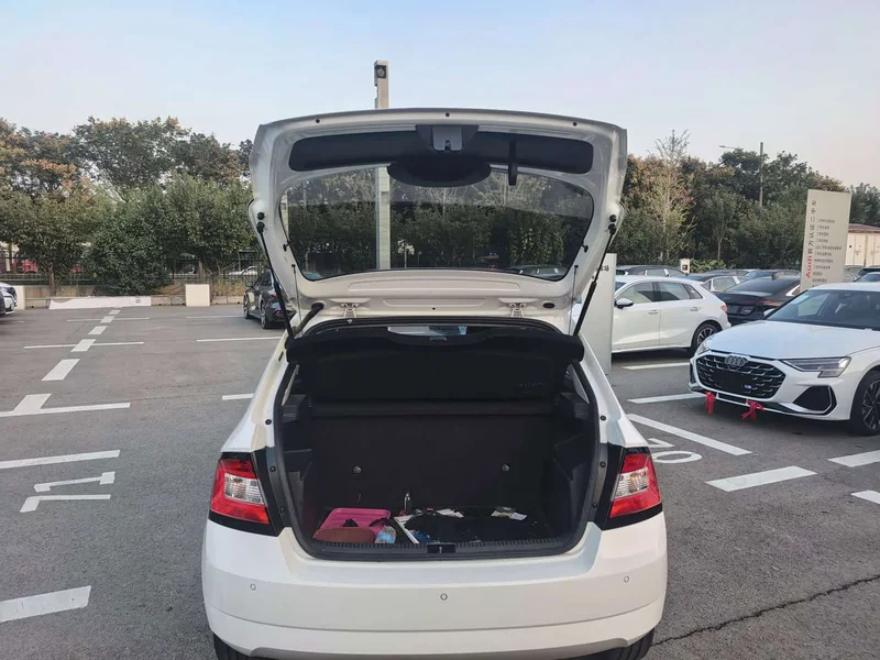 Skoda Citigo — фото 16
