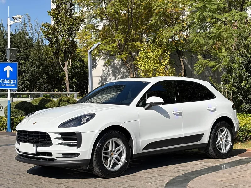 Porsche Macan — фото 1