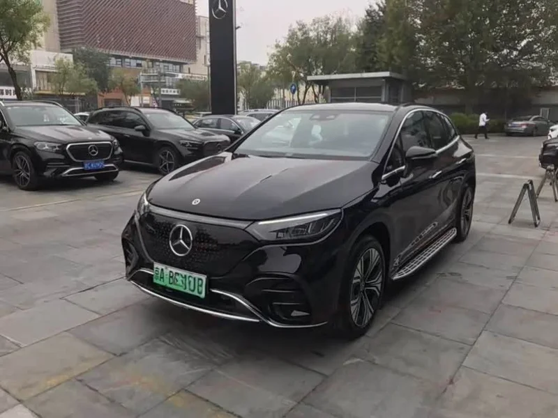 Mercedes-Benz EQE SUV — фото 1