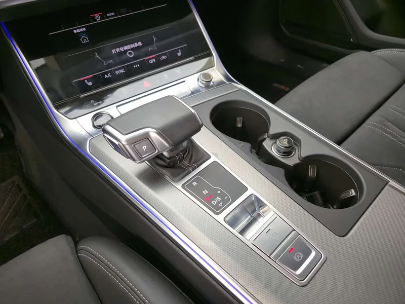 Audi A6 — фото 12