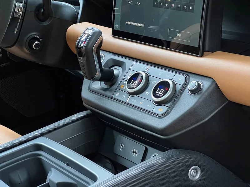 Land Rover Defender — фото 20