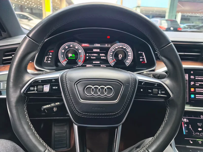 Audi A6L — фото 11