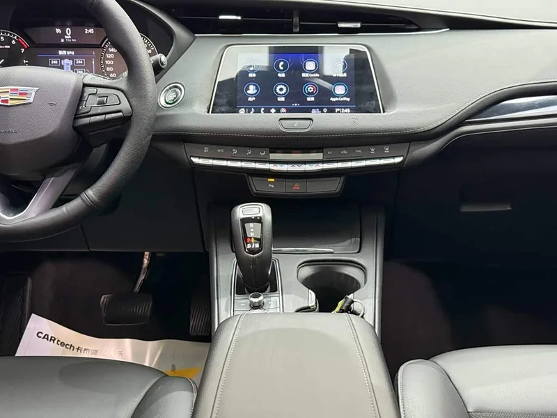 Cadillac XT4 — фото 22