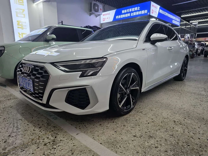 Audi A3 — фото 1