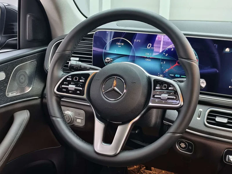 Mercedes-Benz GLE — фото 10