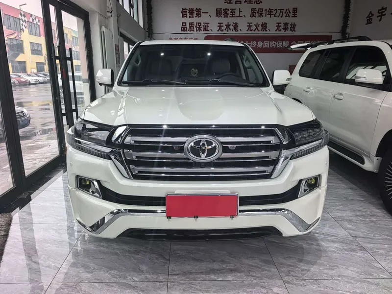 Toyota Land Cruiser (Imported) — фото 1
