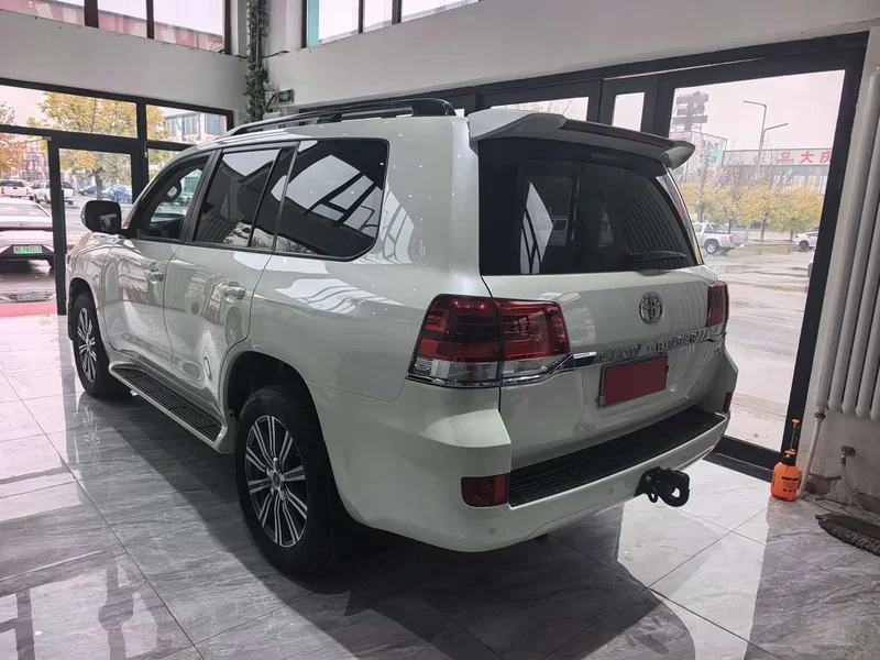Toyota Land Cruiser (Imported) — фото 3