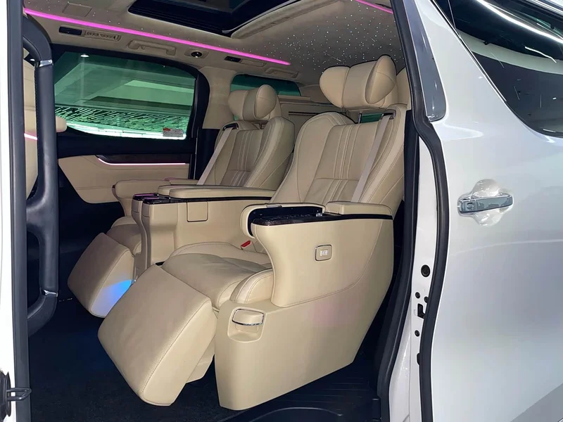 Toyota Alphard — фото 14