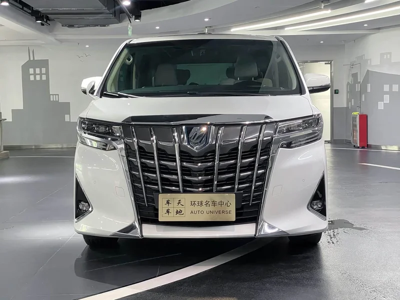 Toyota Alphard — фото 2