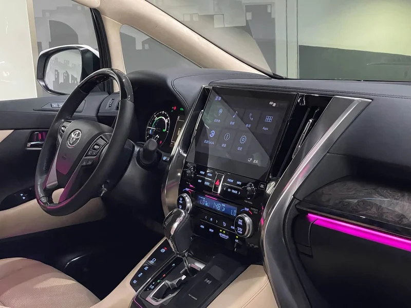 Toyota Alphard — фото 21