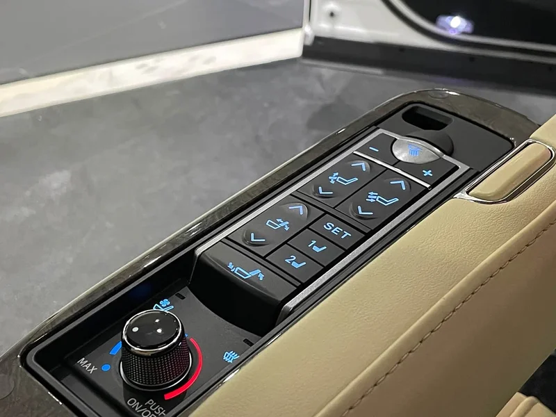 Toyota Alphard — фото 23