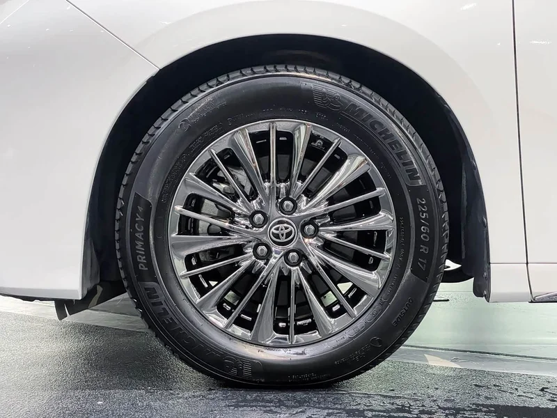 Toyota Alphard — фото 28