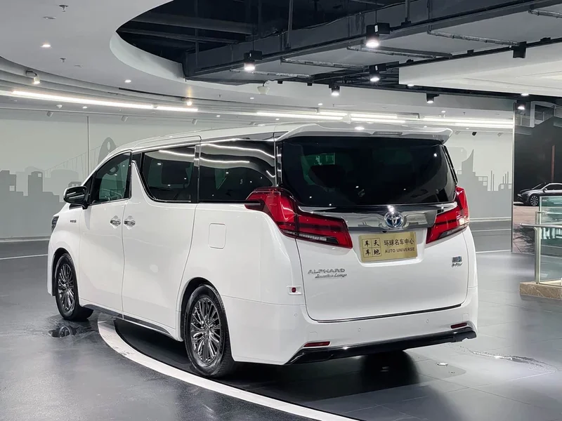 Toyota Alphard — фото 6