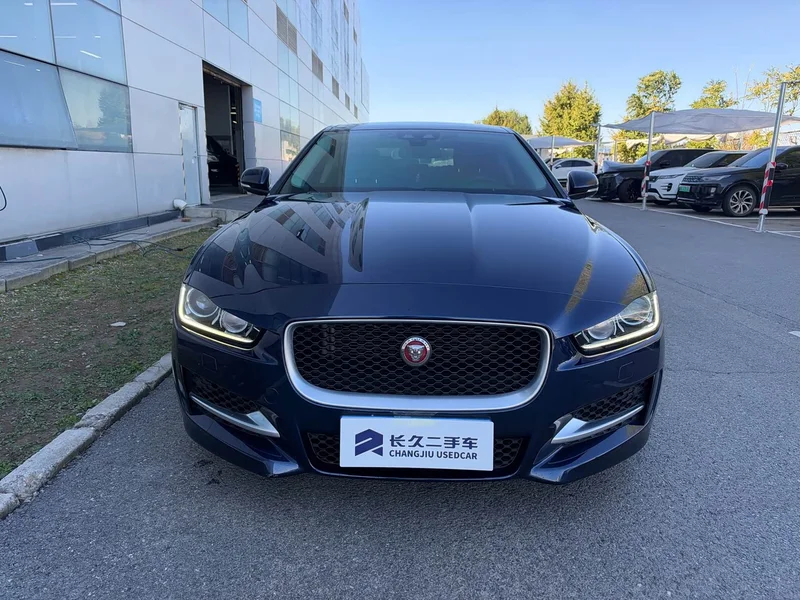 Jaguar XE — фото 2