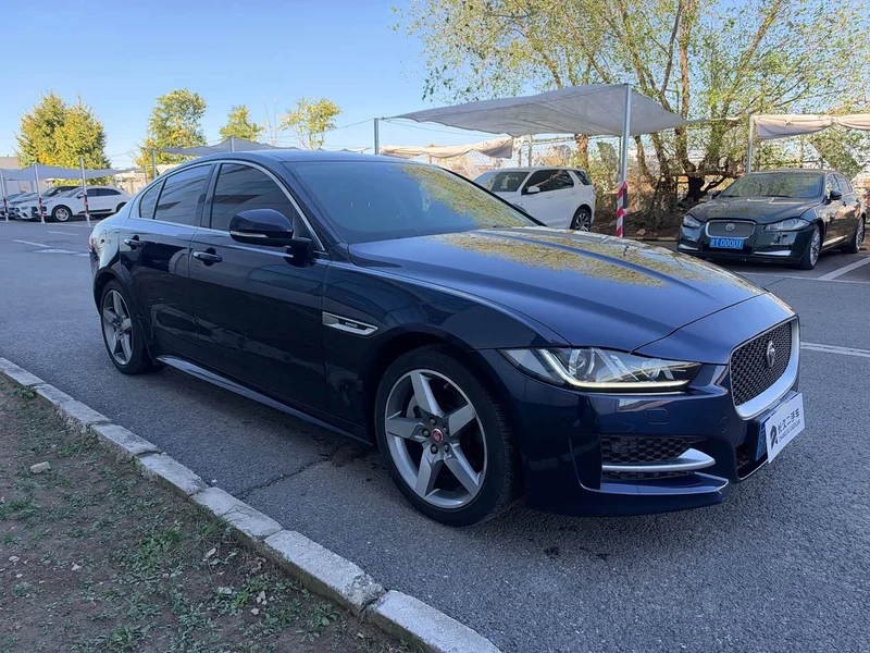 Jaguar XE — фото 3