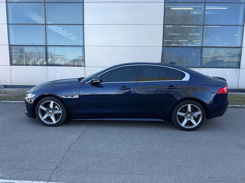 Jaguar XE — фото 4