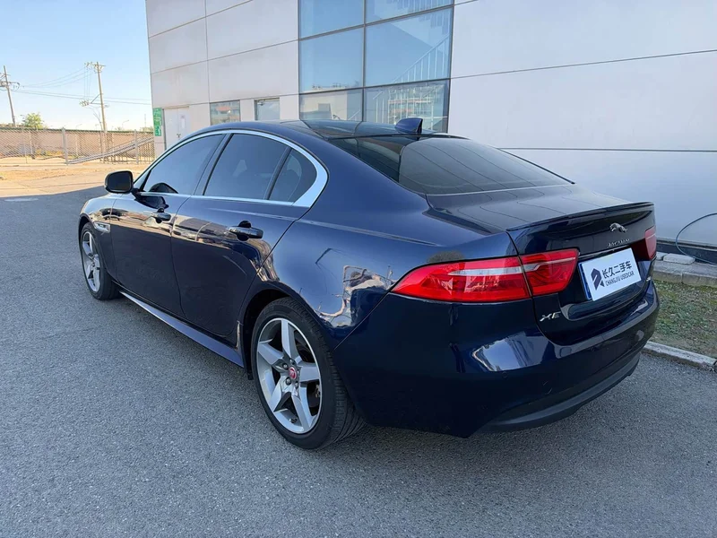 Jaguar XE — фото 7
