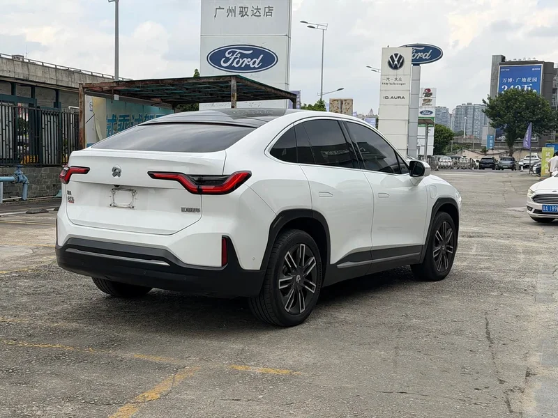 NIO EC6 — фото 25