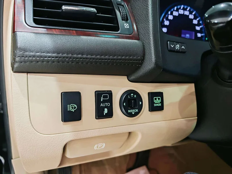 Toyota Crown — фото 14