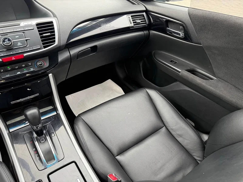 Honda Accord — фото 16
