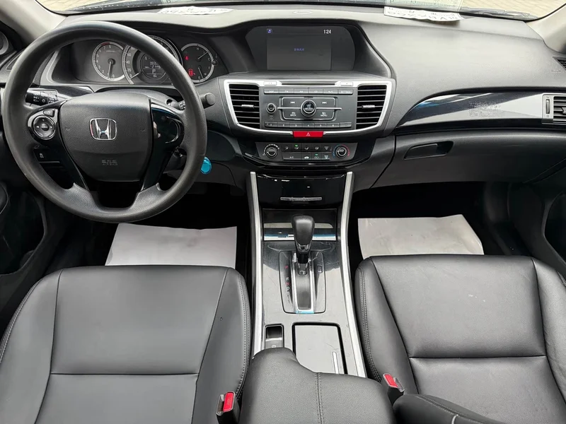 Honda Accord — фото 17