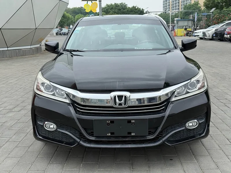 Honda Accord — фото 2