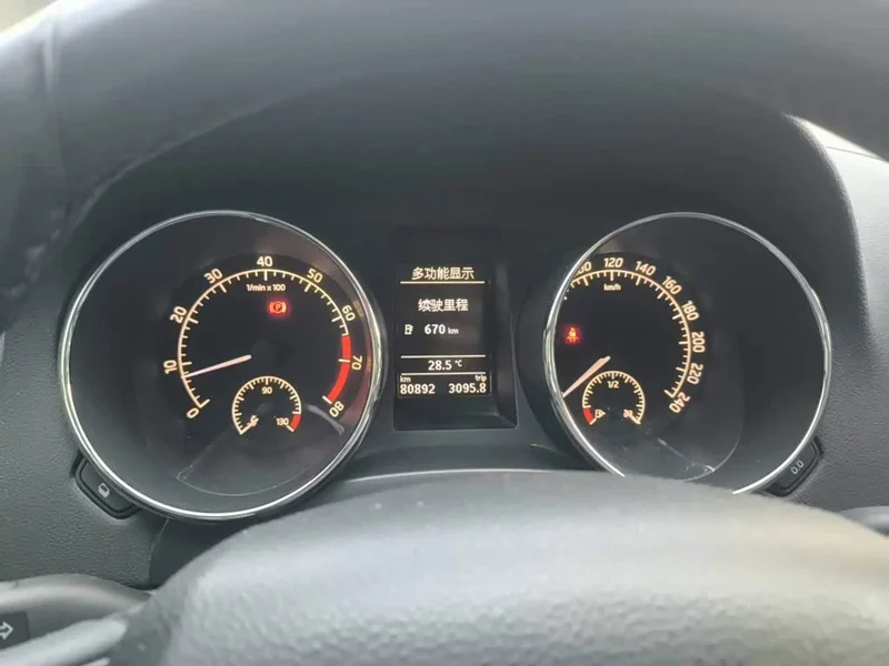 Skoda Yeti — фото 12