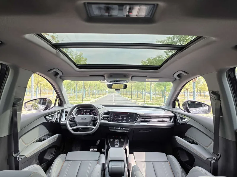 Audi Q4 e-tron — фото 18