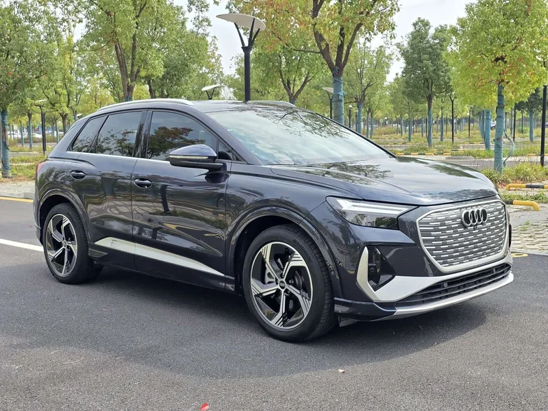Audi Q4 e-tron — фото 3