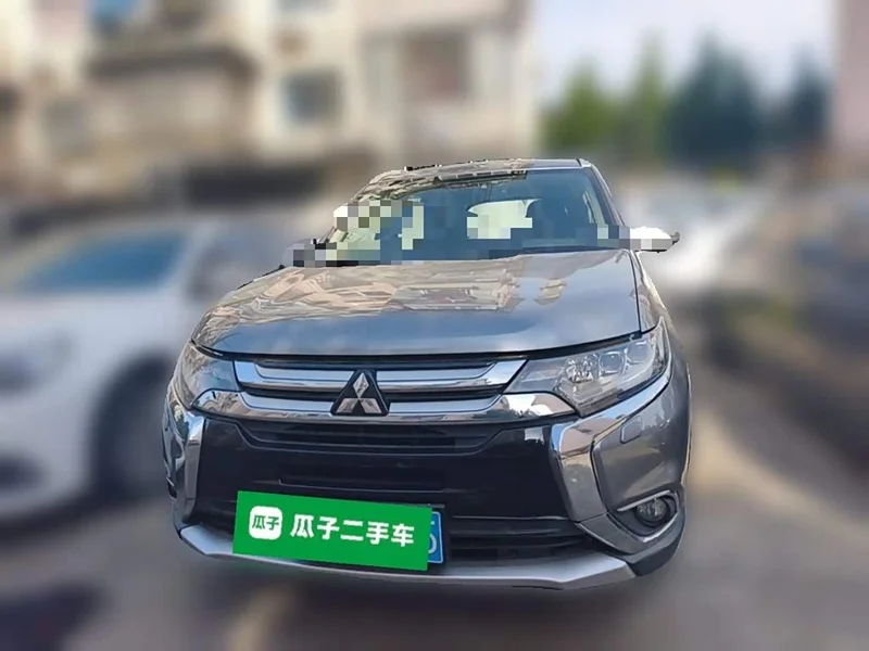 Mitsubishi Outlander — фото 2