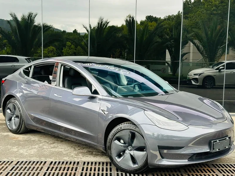 Tesla Model 3 — фото 3