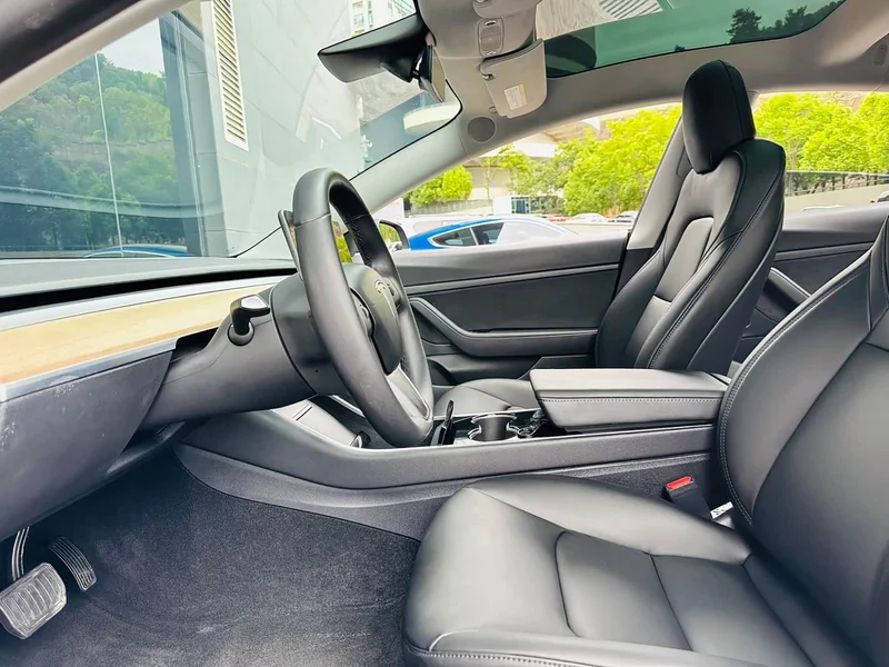 Tesla Model 3 — фото 4