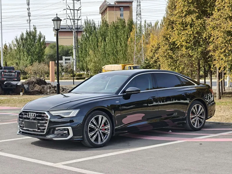 Audi A6L — фото 1