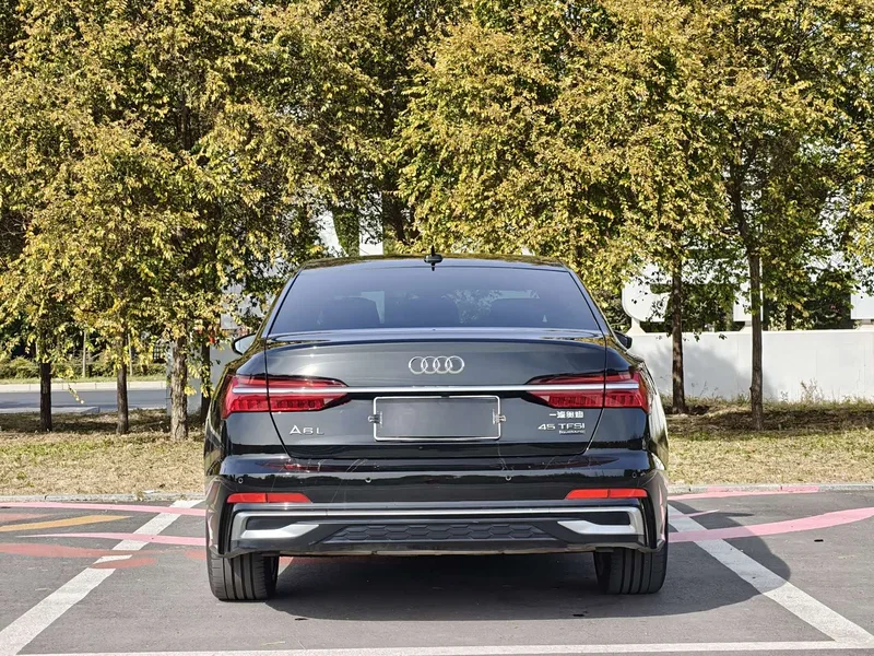 Audi A6L — фото 5