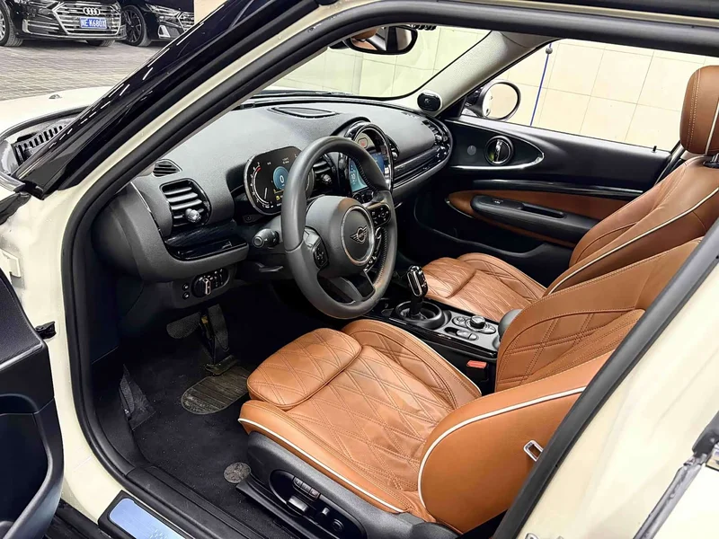 MINI CLUBMAN — фото 5