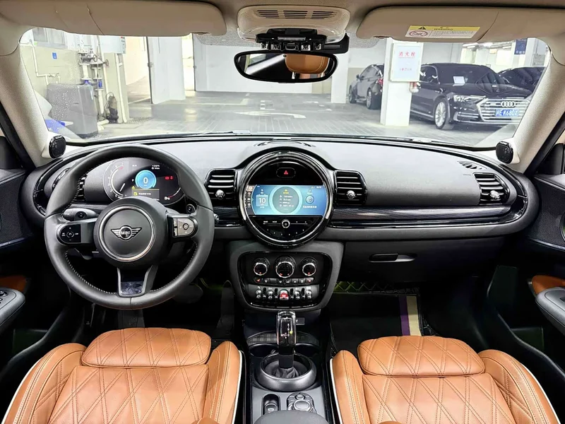 MINI CLUBMAN — фото 7