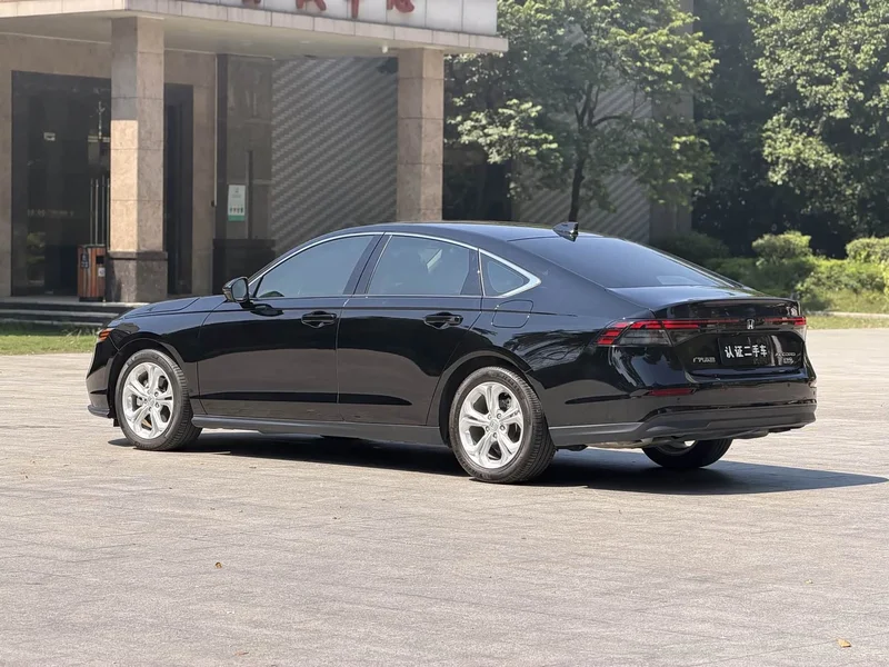 Honda Accord — фото 7