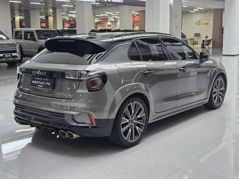 Lynk & Co 02 Hatchback — фото 15