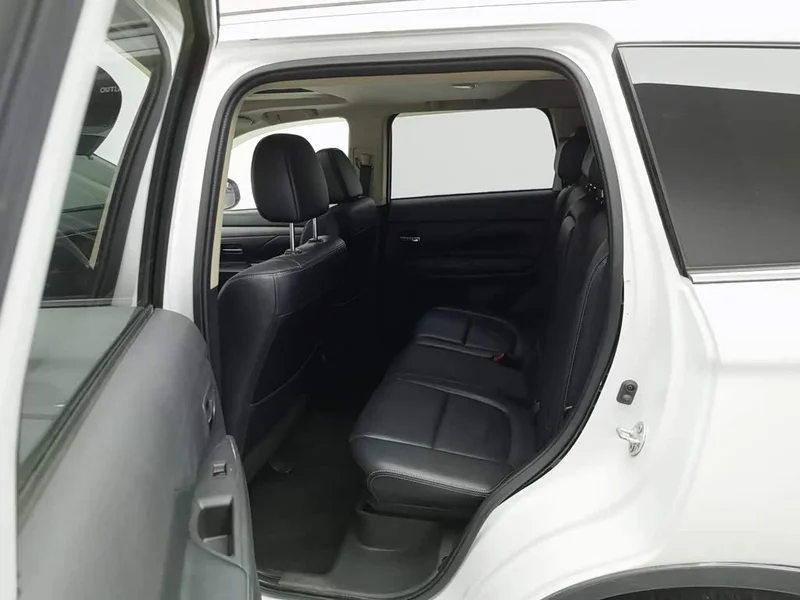 Mitsubishi Outlander — фото 15