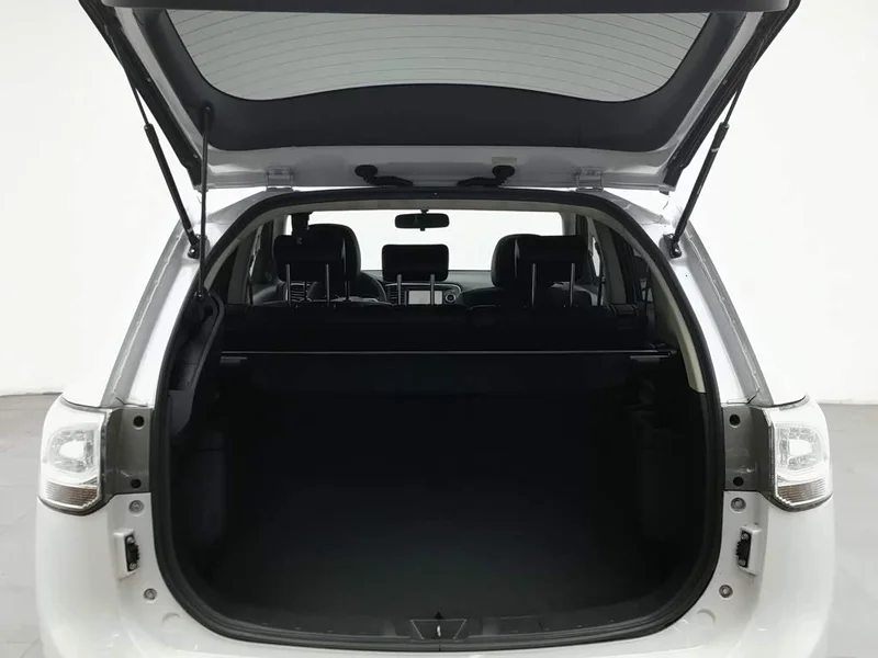 Mitsubishi Outlander — фото 16