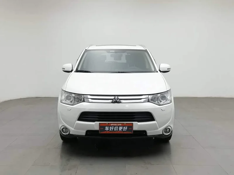 Mitsubishi Outlander — фото 3