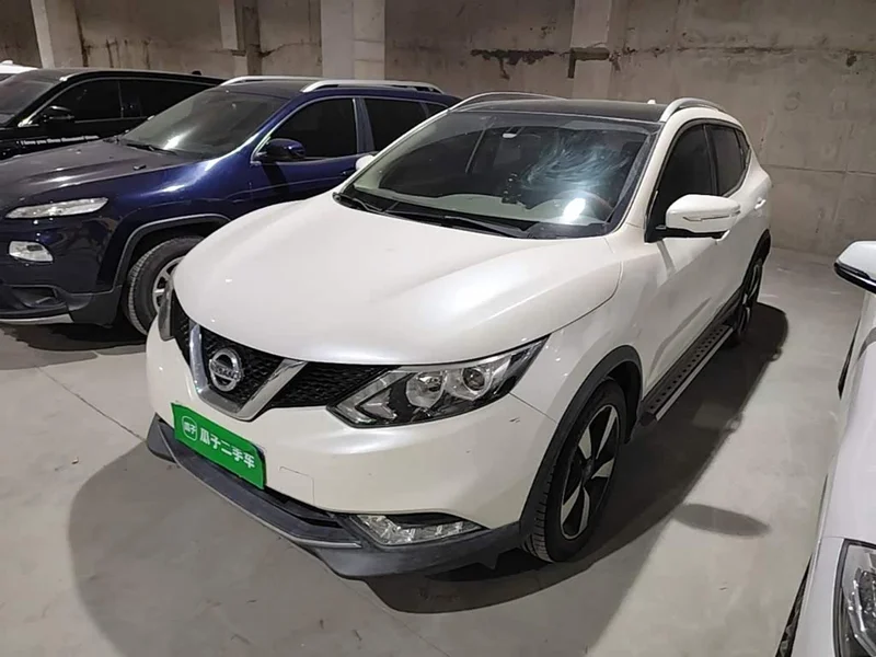 Nissan Qashqai — фото 1