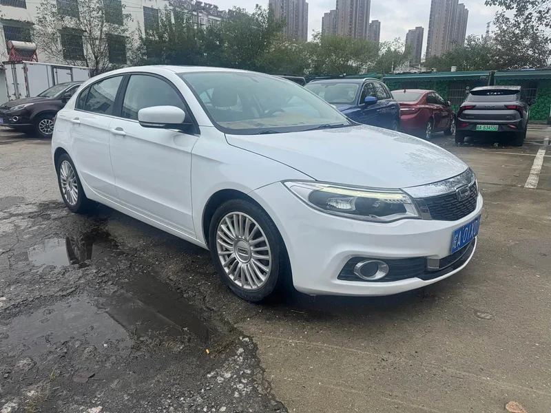 Qoros 3 — фото 2