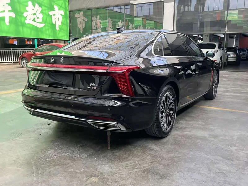 Hongqi H5 — фото 11