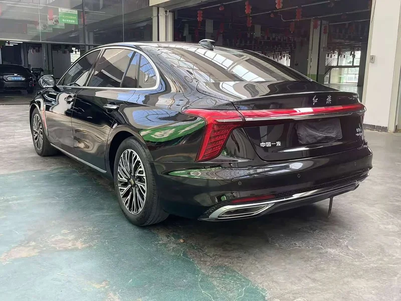 Hongqi H5 — фото 13