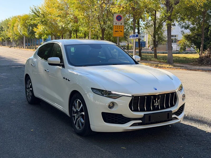Maserati Levante — фото 3