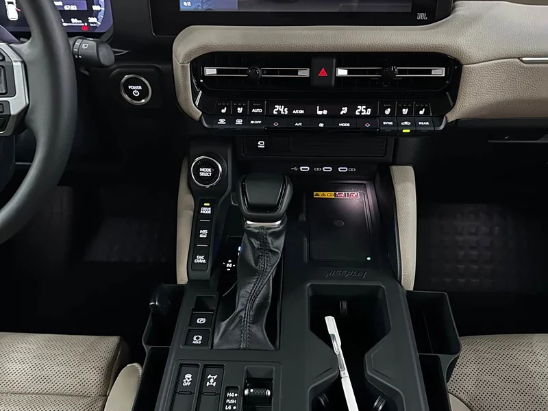 Toyota Prado — фото 15