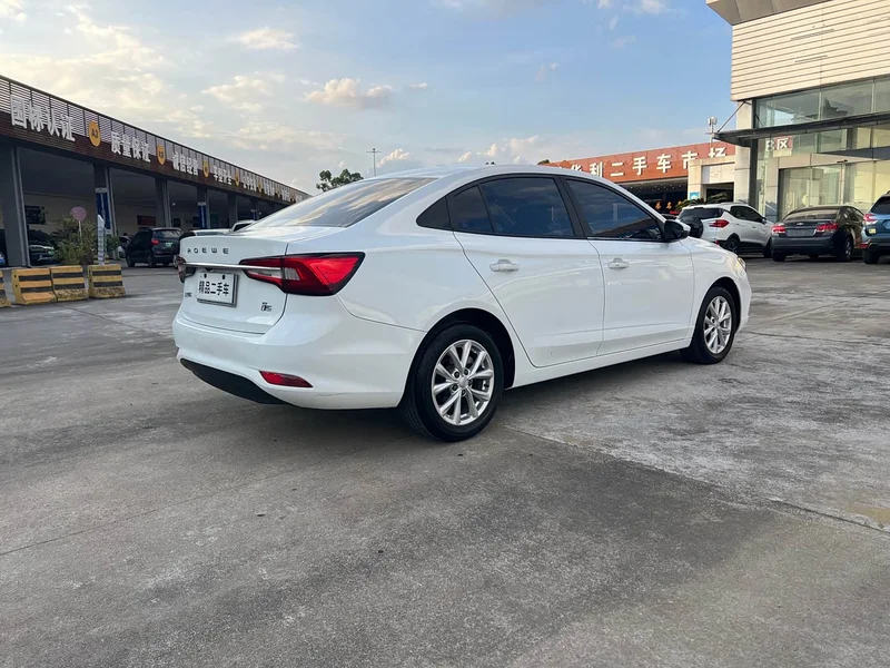 Roewe i5 — фото 5