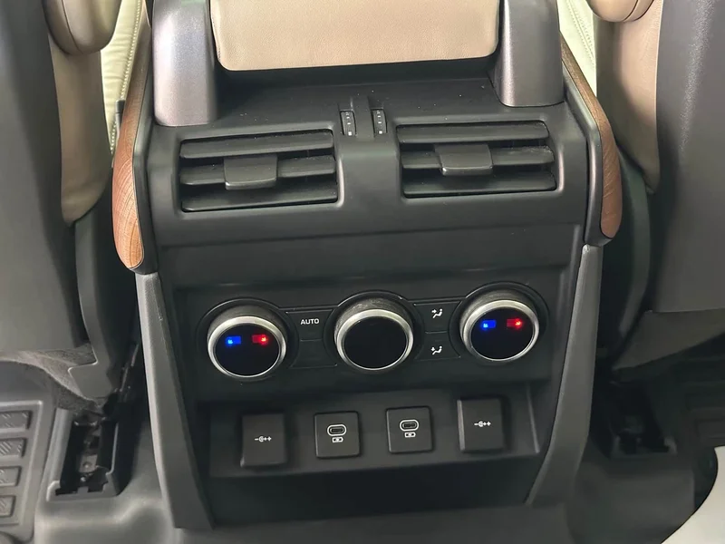 Land Rover Defender — фото 13