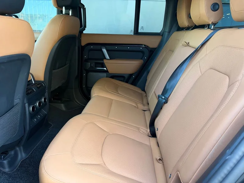 Land Rover Defender — фото 13